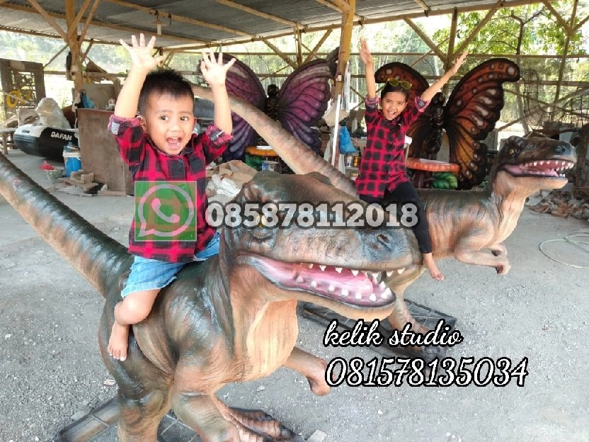 Patung Dinosaurus Kecil