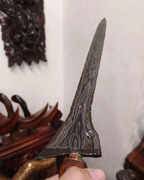 Keris Sepuh Brojol Pamor Junjung Drajat 