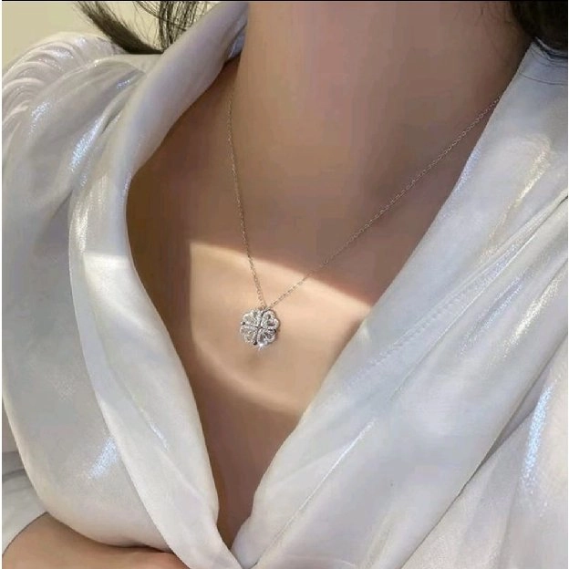 Kalung Titaniumjewelry plus liontin Love Hati Wanita Magnet Bunga Berlian 2 in 1 Permata Anti Karat