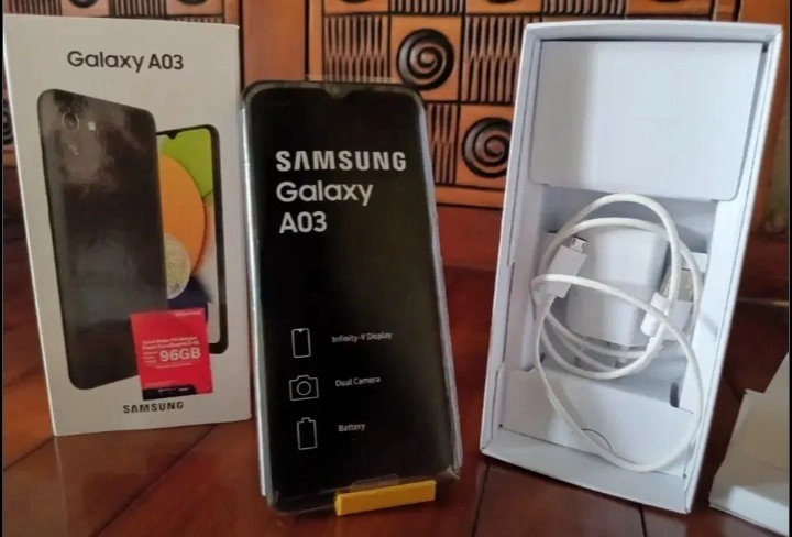 SAMSUNG A03. 3+4_32 gb like new