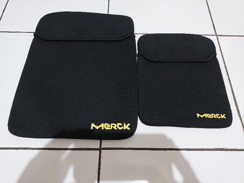 Obral pelindung cover laptop tablet berbagai model, ukuran dan warna