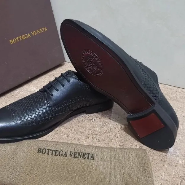 Sepatu pantofel formal anyaman bottega veneta pria