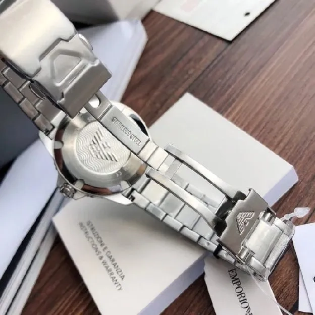 Jam tangan pria emporio armani