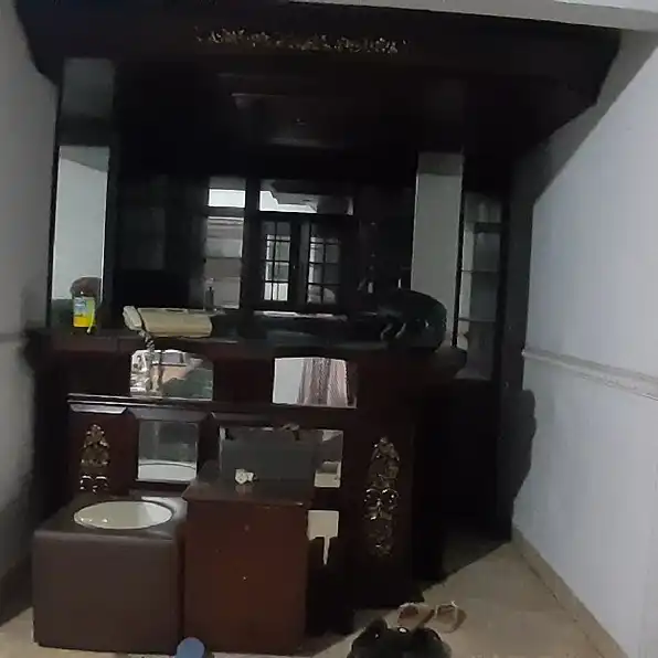 di jual cepat lemari dan mini bar dari kayu jati