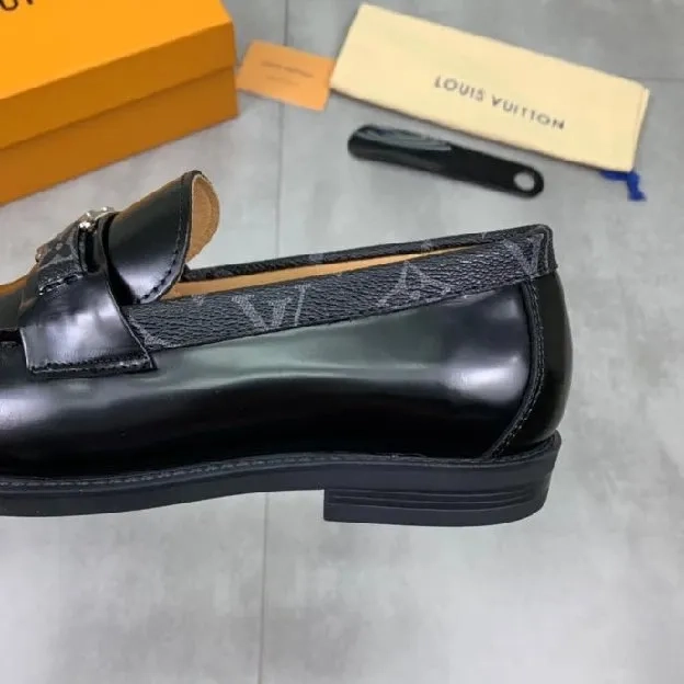 Sepatu pantofel formal pria louis vuitton lv