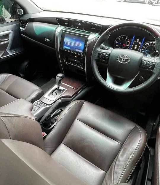 Toyota Fortuner 2.4 VRZ TRD