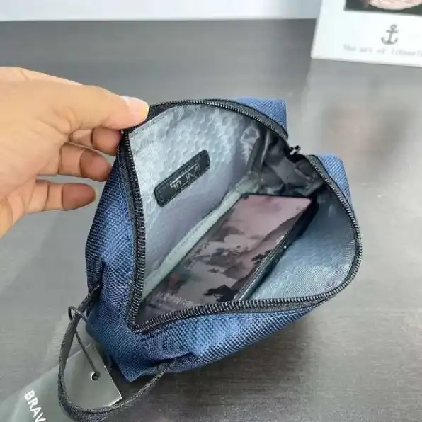 Tas tangan tumi toiletry ballistic nylon pouch kosmetik