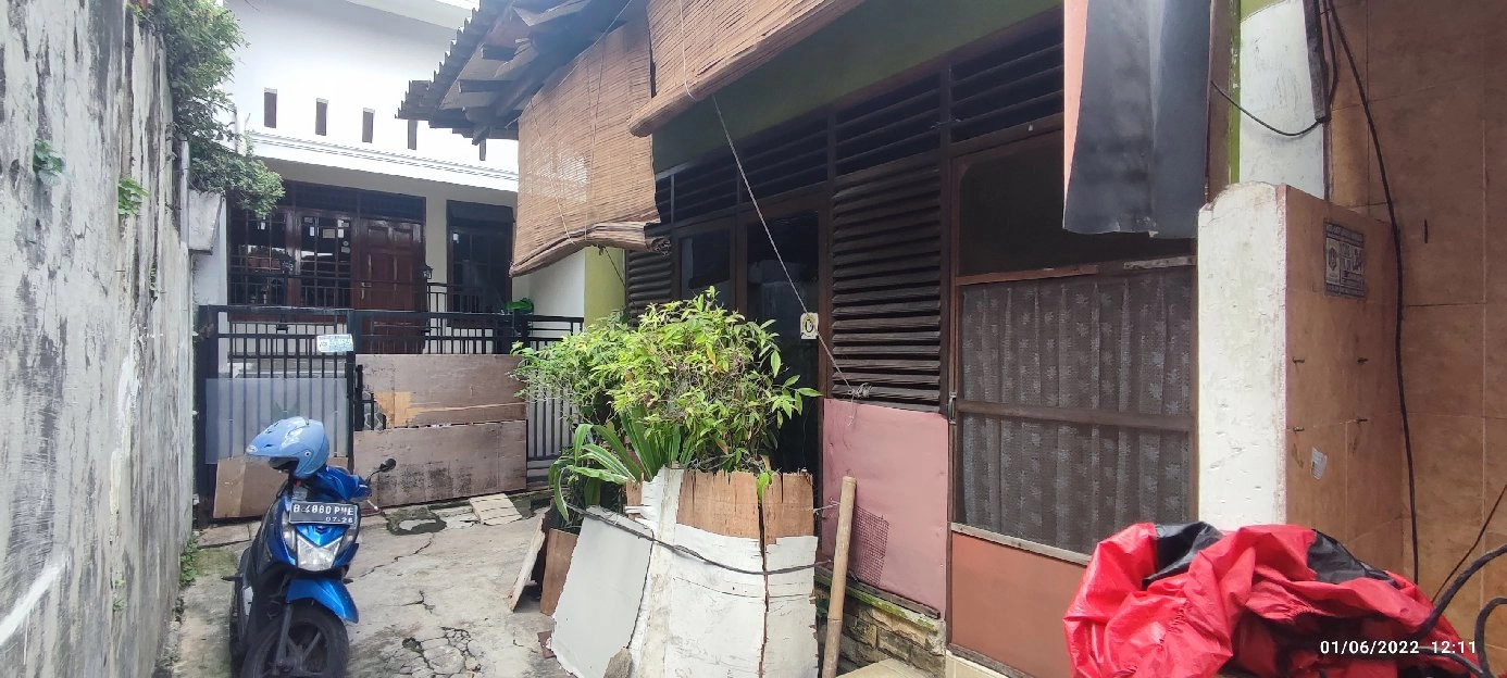 Dijual cepat rumah 2 lantai di jakarta pusat cocok untuk investasi 