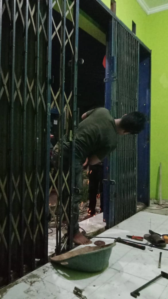 081310150492 pasang baru folding door Condet Dewi Sartika Cililitan Kramatjati Cipinang Kalimalang 