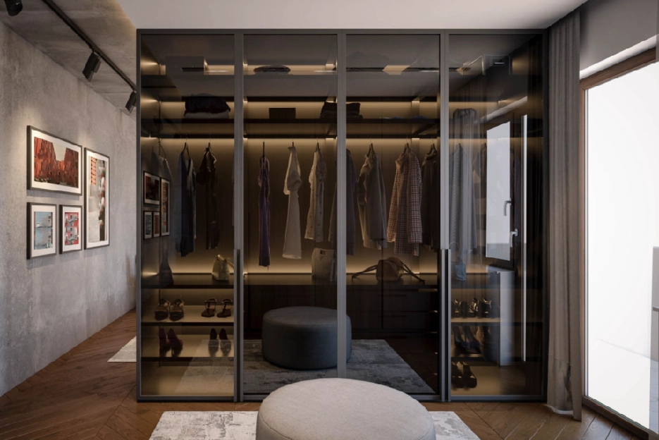 WALK IN CLOSET