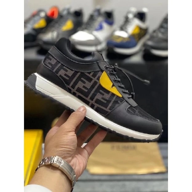 sepatu sneakers pria fendi