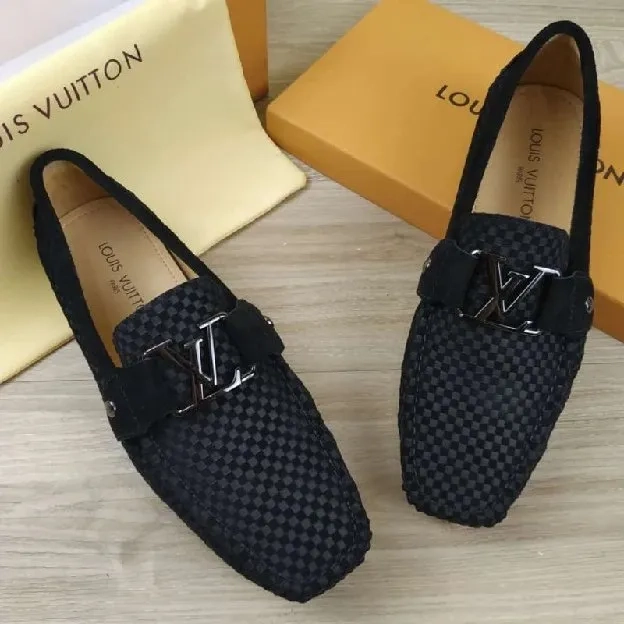 Sepatu loafers pria suede louis vuitton lv