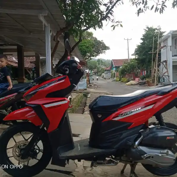 Vario Merah Merona