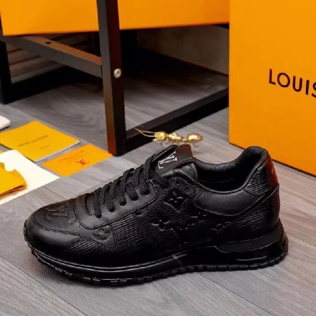 Sepatu sneakers pria louis vuitton lv