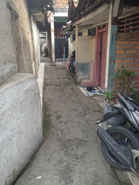 Dijual tanah dan bangunan 