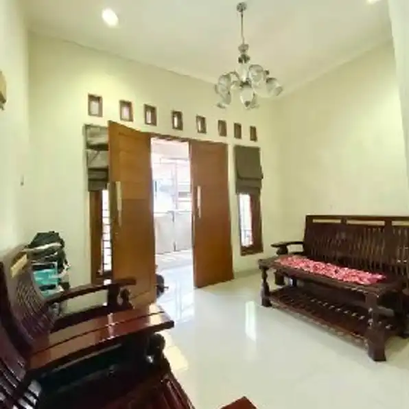 rumah full furnished bagus siap huni dalam komplek duren sawit Jakarta Timur akses 2 mobil 