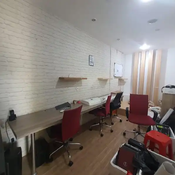 Di jual rumah cocok utk kantor lokasi strategis tengah kota Surabaya 