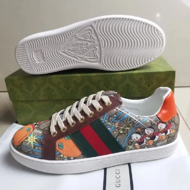 Sepatu sneakers pria gucci donald