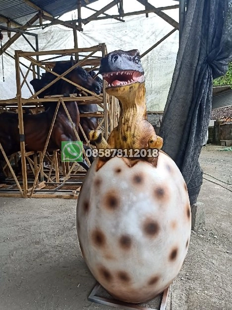 Patung Telur Dino