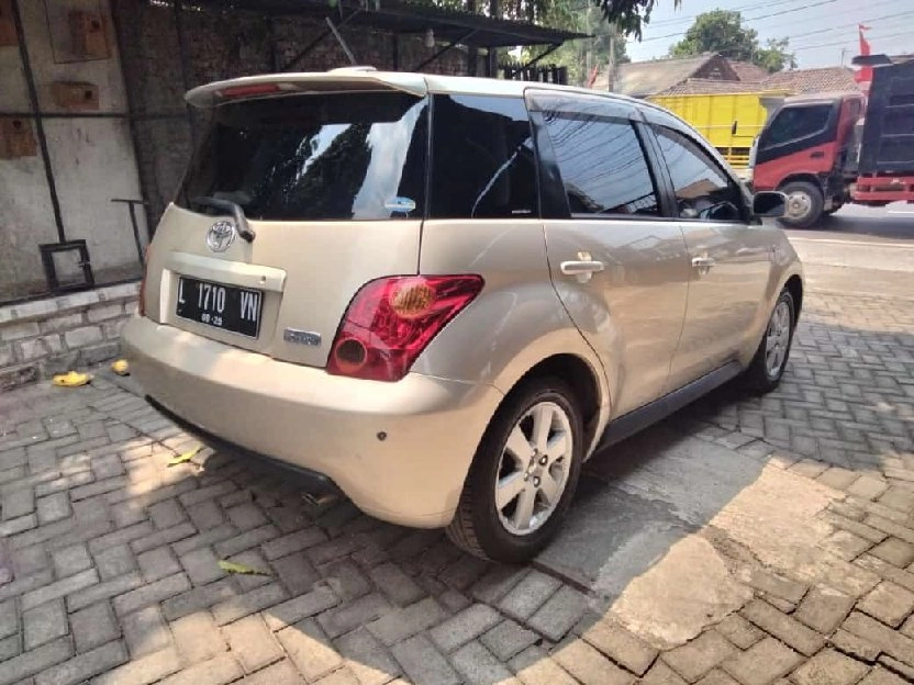 Jual cepat toyota ist matic cbu 2005Km 150ributangan pertama dr baru Super istimewa mobilnya tinggal