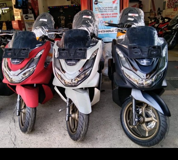 Honda PCX. ABS/CBS melayani Cash/Kredit