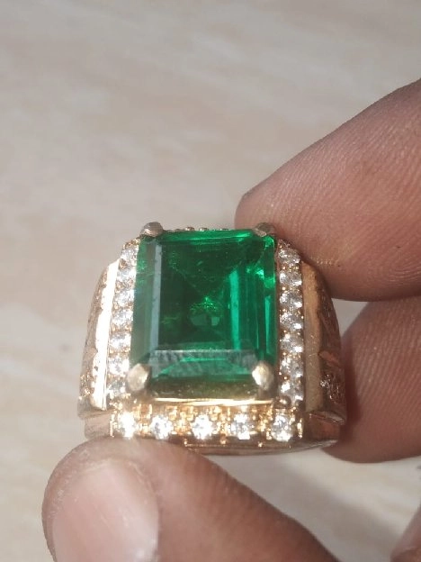 cincin batu emerald green 