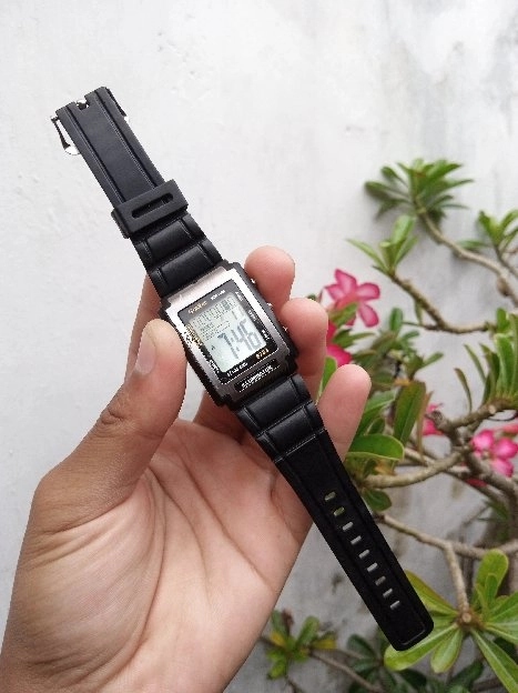 Jam Tangan Second