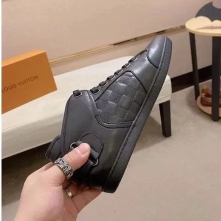 Sepatu sneakers pria louis vuitton lv damier