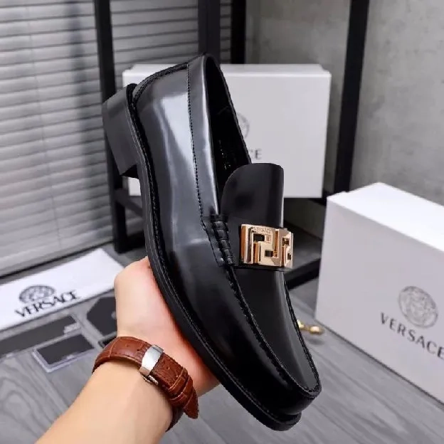 Sepatu pantofel formal versace pria