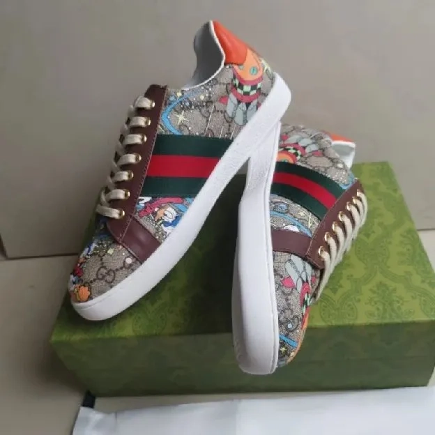 Sepatu sneakers pria gucci donald