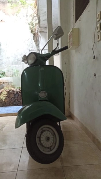 Vespa super 77