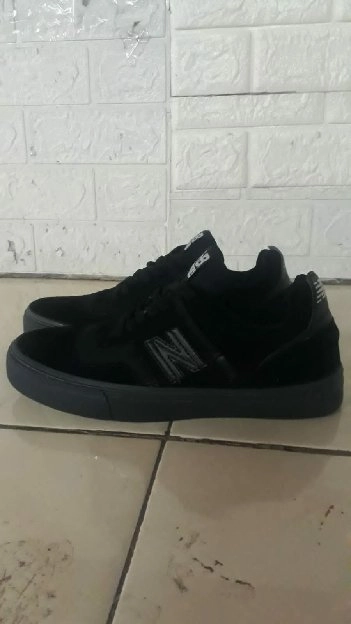 Sepatu Nb Warna Hitam