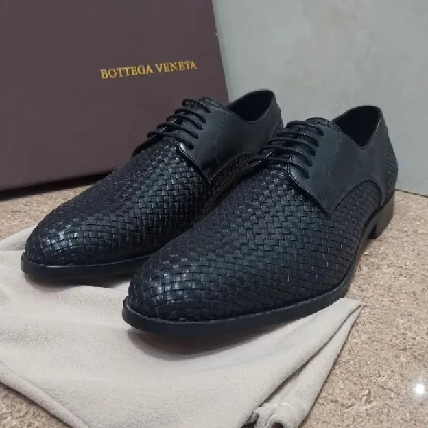 Sepatu pantofel formal pria bottega veneta