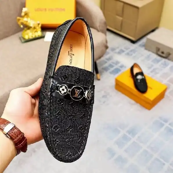 sepatu pria slip on lv loafer cowok hitam men shoes tanpa tali