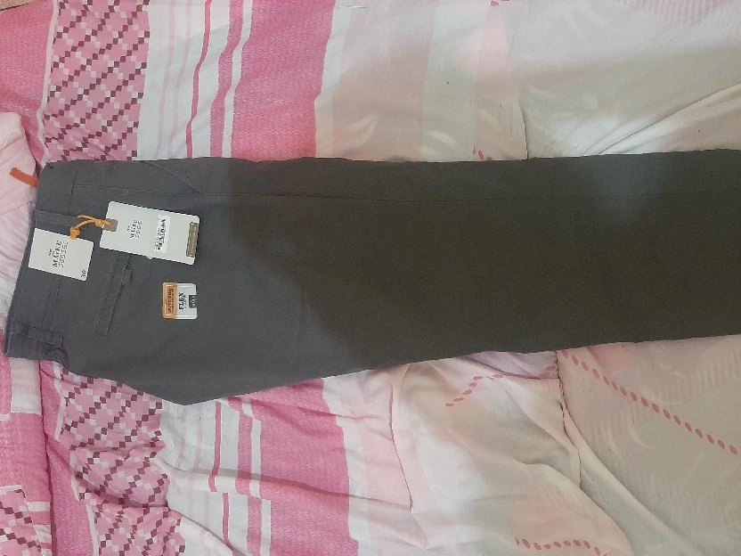 Jual Celana Pria Size 30 merk ( M.GEE ) baru beli lebaran kemarin ga dipakai sama sekali Rp.400.000