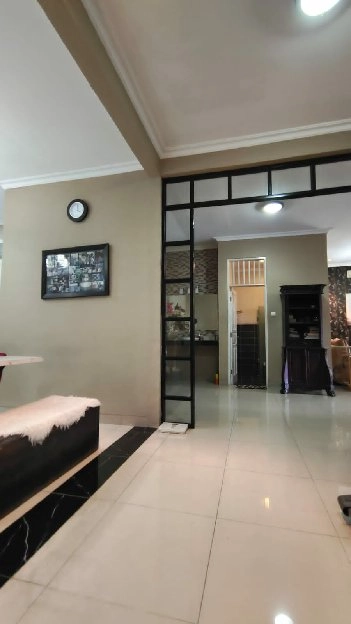 Rumah Terawat Semi Furnished di Kemang Pratama 1 Bekasi Kota"BEBAS BANJIR"