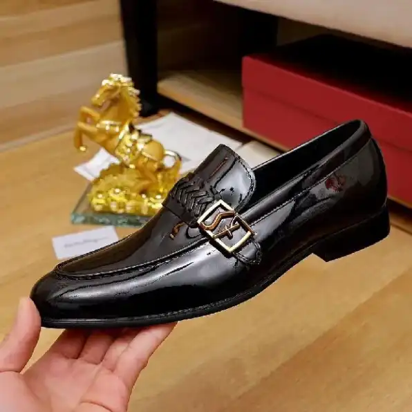 Sepatu pantofel formal pria salvatore ferragamo