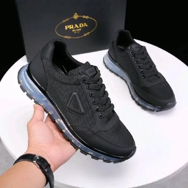 sepatu sneakers pria prada