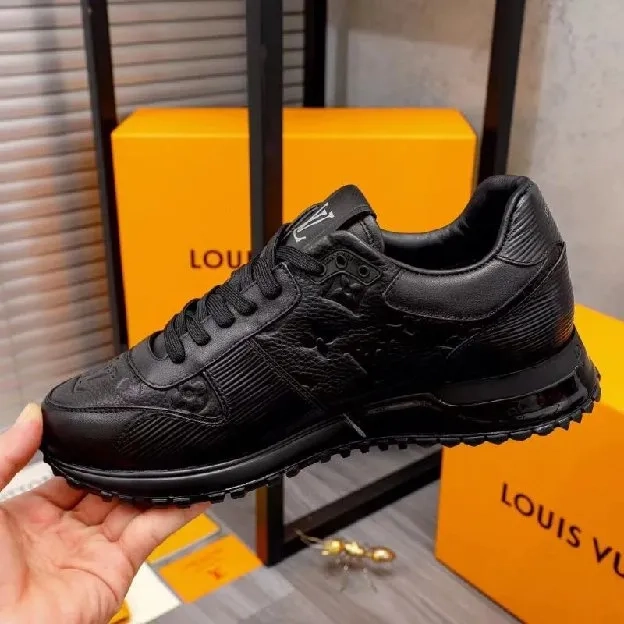 Sepatu sneakers pria louis vuitton lv