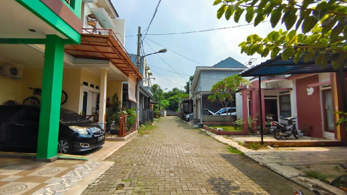 Dijual Rumah Hijau Bagus Apik 2 lt Bata Merah Dlm Cluster  di Jatiasih Bekasi 