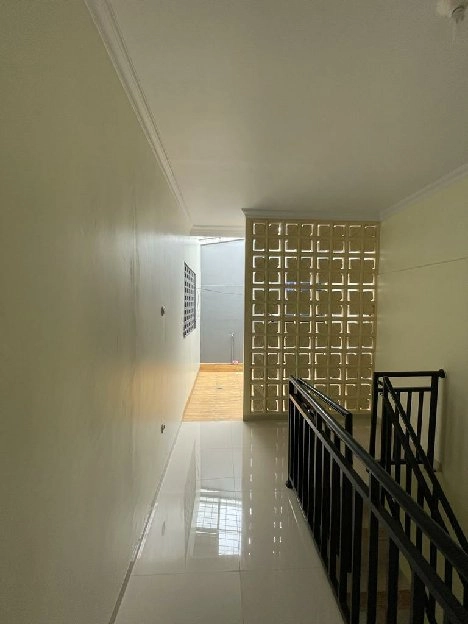 rumah baru minimalis modern 1, 5 lantai di Poltangan pasar Minggu Jakarta Selatan 