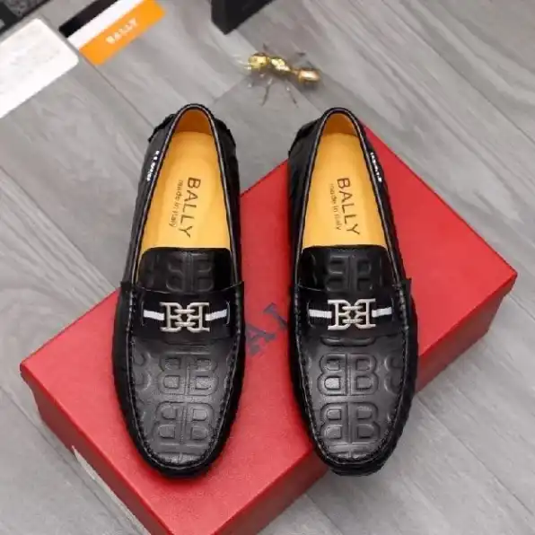 sepatu loafers pria bally