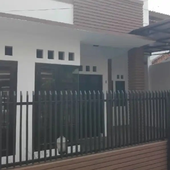 rumah dijual di komplek duren sawit Jakarta Timur akses 2 mobil 