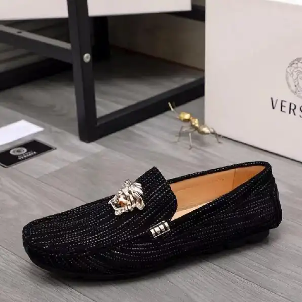 sepatu pria slip on versace loafer cowok men shoes tanpa tali