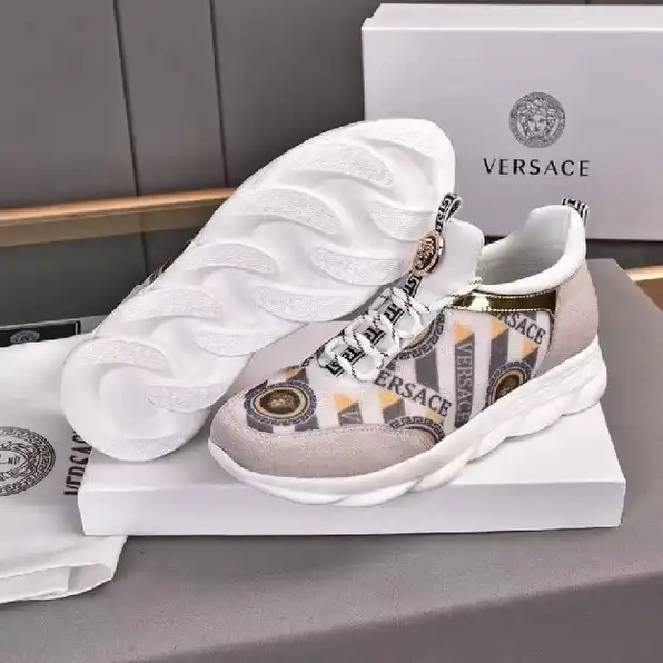 sneakers pria versace sepatu cowok men shoes run away