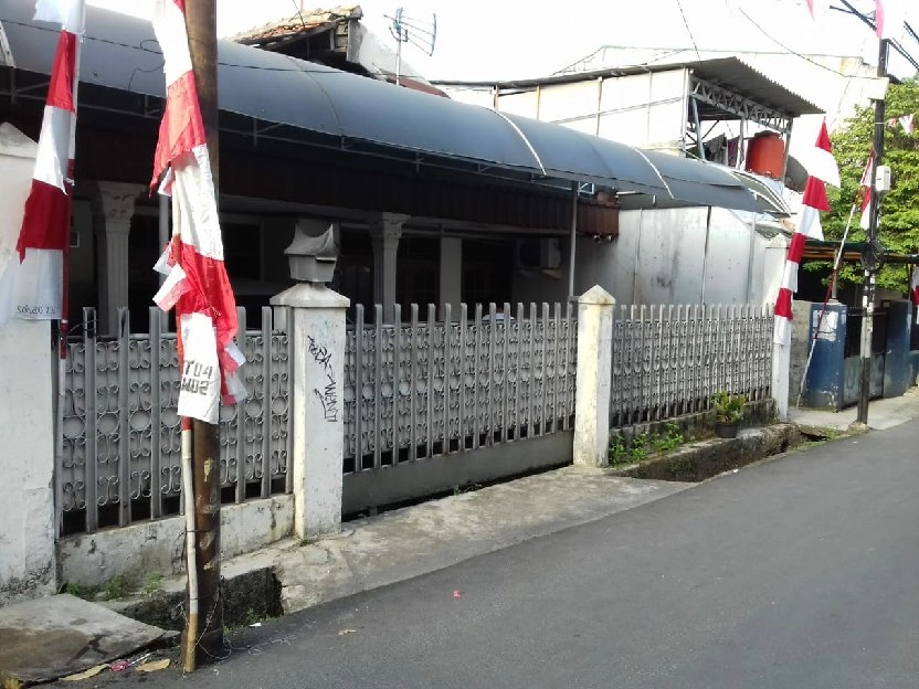 dijual rumah hitung tanah di kayu manis Jakarta Timur 