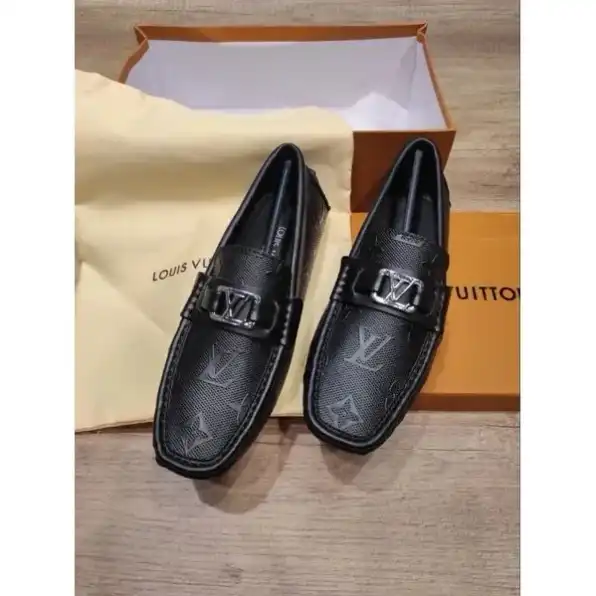 Sepatu loafers pria black monogram louis vuitton lv