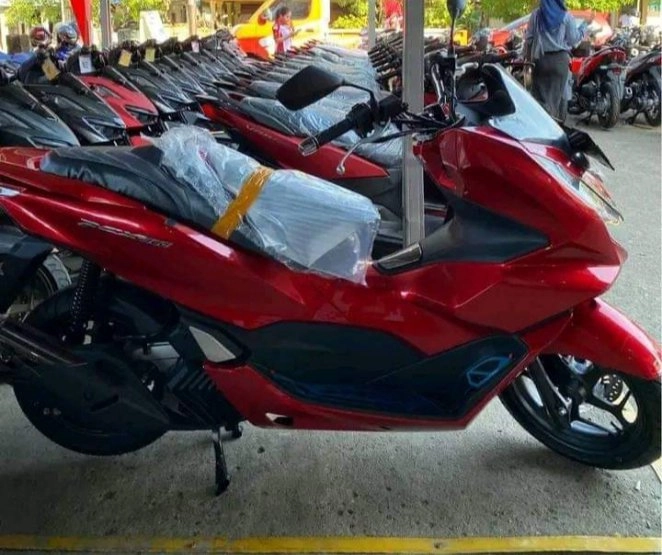 Honda PCX. ABS/CBS melayani Cash/Kredit