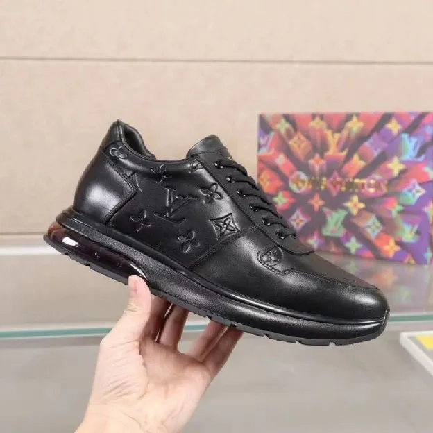 Sepatu sneakers pria louis vuitton lv