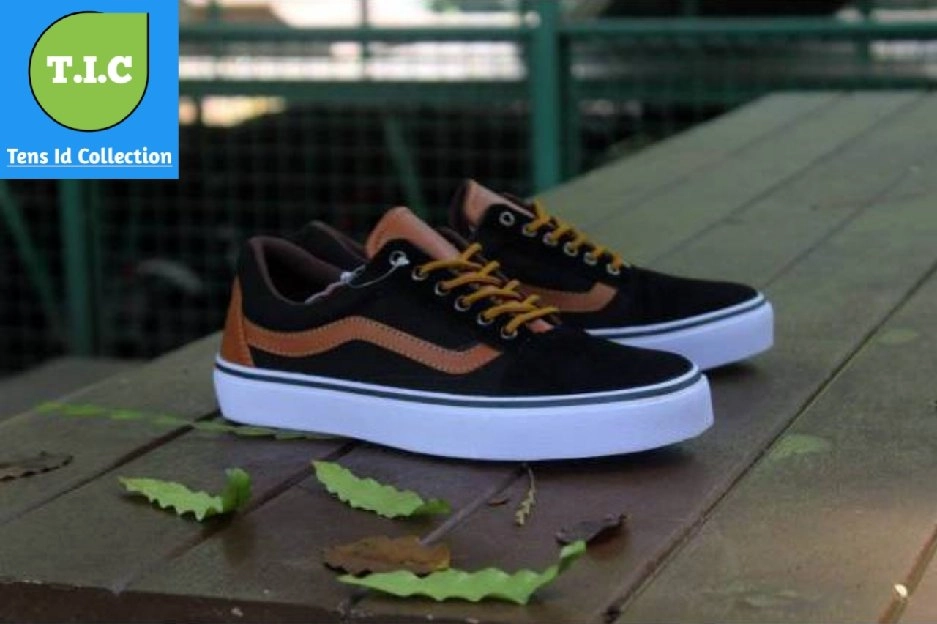 Sepatu Vans Pendek